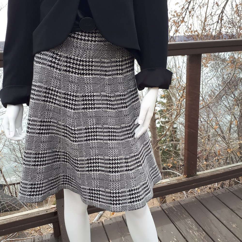 NWOT MAX STUDIO Fit & Flare Houndstooth Knit Skirt - Picture 2 of 16